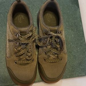 Chaco sneaker size 7